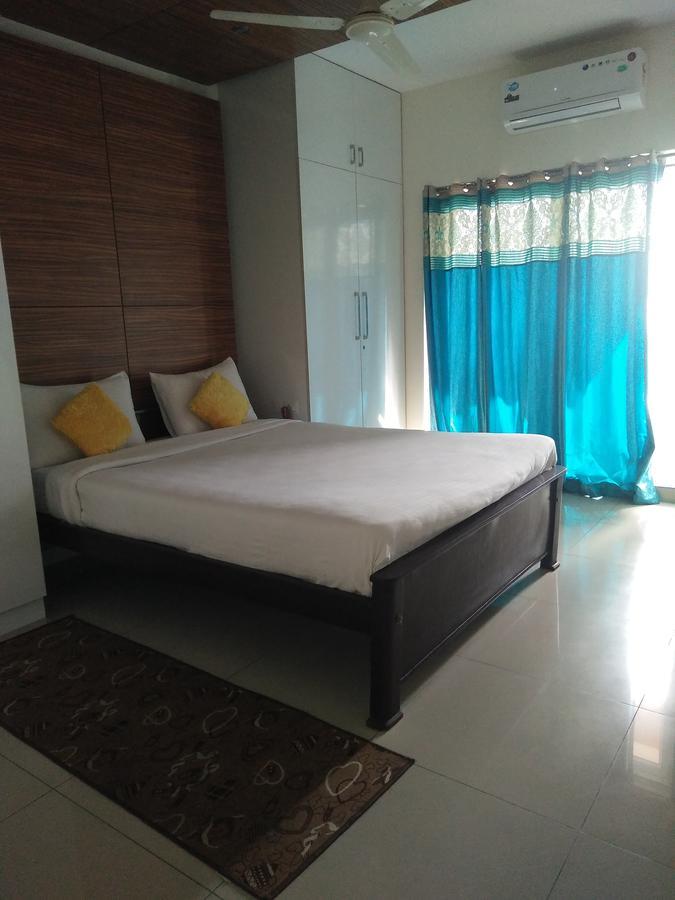 העיר בנגלור Deeya Suites Private Limited מראה חיצוני תמונה