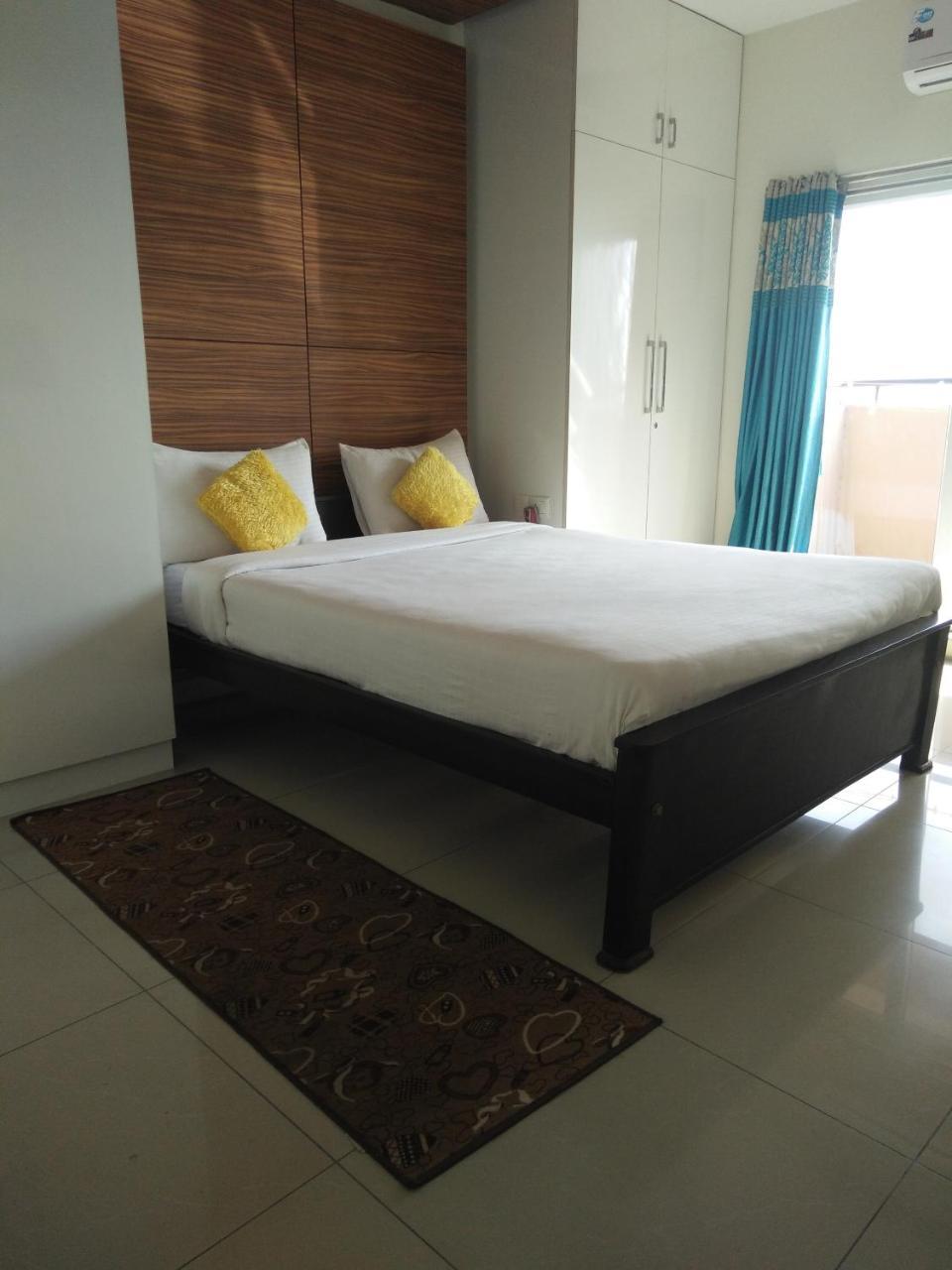 העיר בנגלור Deeya Suites Private Limited מראה חיצוני תמונה